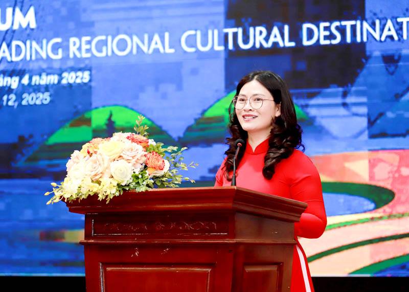 Phó Chủ tịch UBND tỉnh Vương Ngọc Hà phát biểu tại diễn đàn.