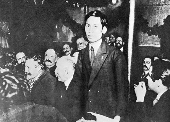 Chủ tịch Hồ Chí Minh - Anh hùng giải phóng dân tộc Việt Nam, chiến sĩ lỗi lạc của phong trào cộng sản và công nhân quốc tế, Nhà văn hóa kiệt xuất