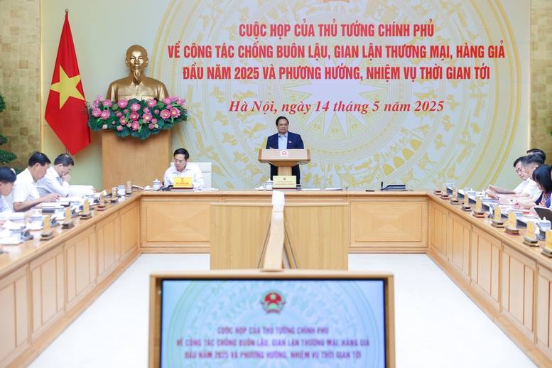 Description: Thủ tướng: Lập tổ công tác đặc biệt, mở đợt cao điểm truy quét buôn lậu, hàng giả- Ảnh 2.
