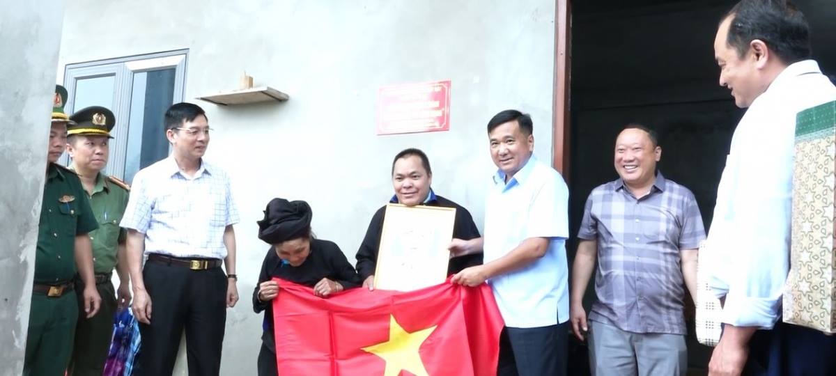 http://hagiangtv.vn/file/8a10a0d36ee998fd016f17e4ed0d65f3/052025/1_20250516080939.jpg