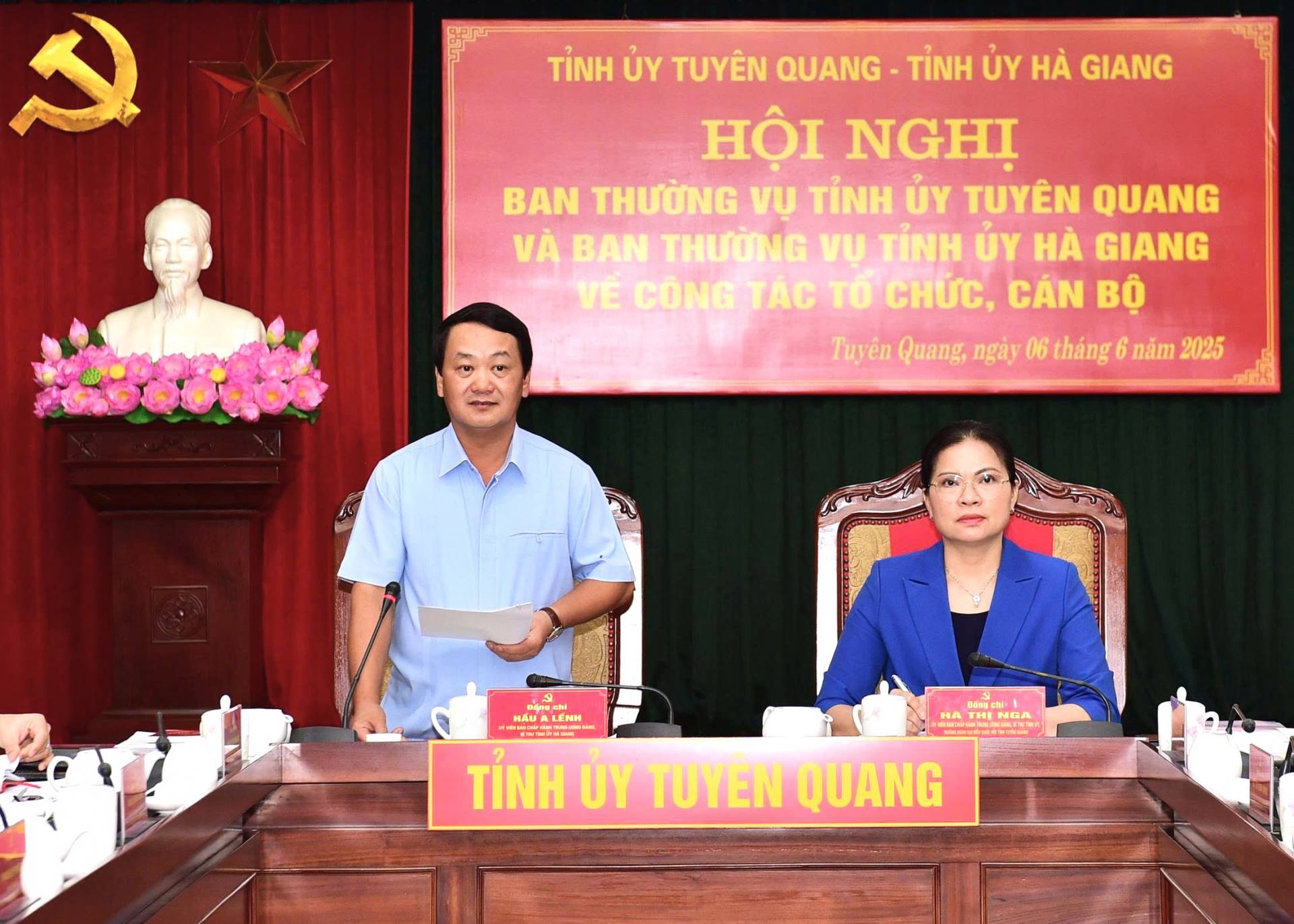 Bí thư Tỉnh ủy Hà Giang Hầu A Lềnh phát biểu tại hội nghị.