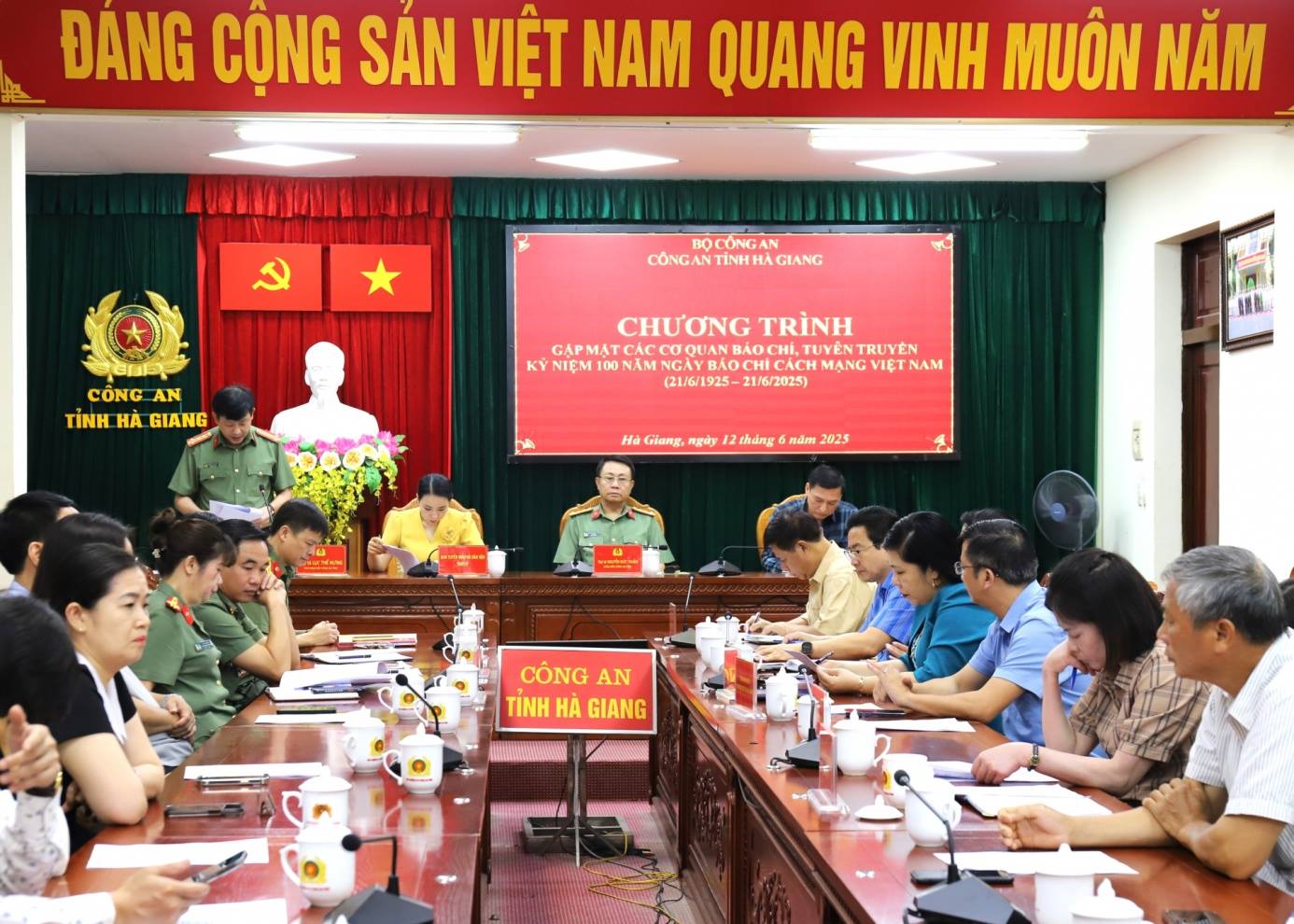Toàn cảnh chương trình gặp mặt
