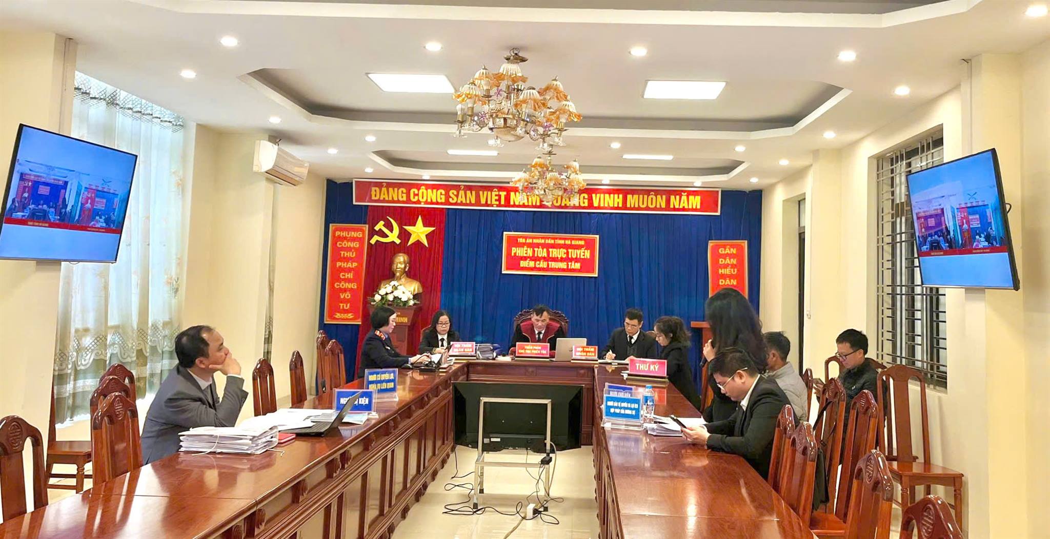 PHIÊN TOÀ RÚT KINH NGHIỆM TRỰC TUYẾN VỤ ÁN HÀNH CHÍNH SƠ THẨM ĐƯỢC SỐ HÓA HỒ SƠ, TÀI LIỆU