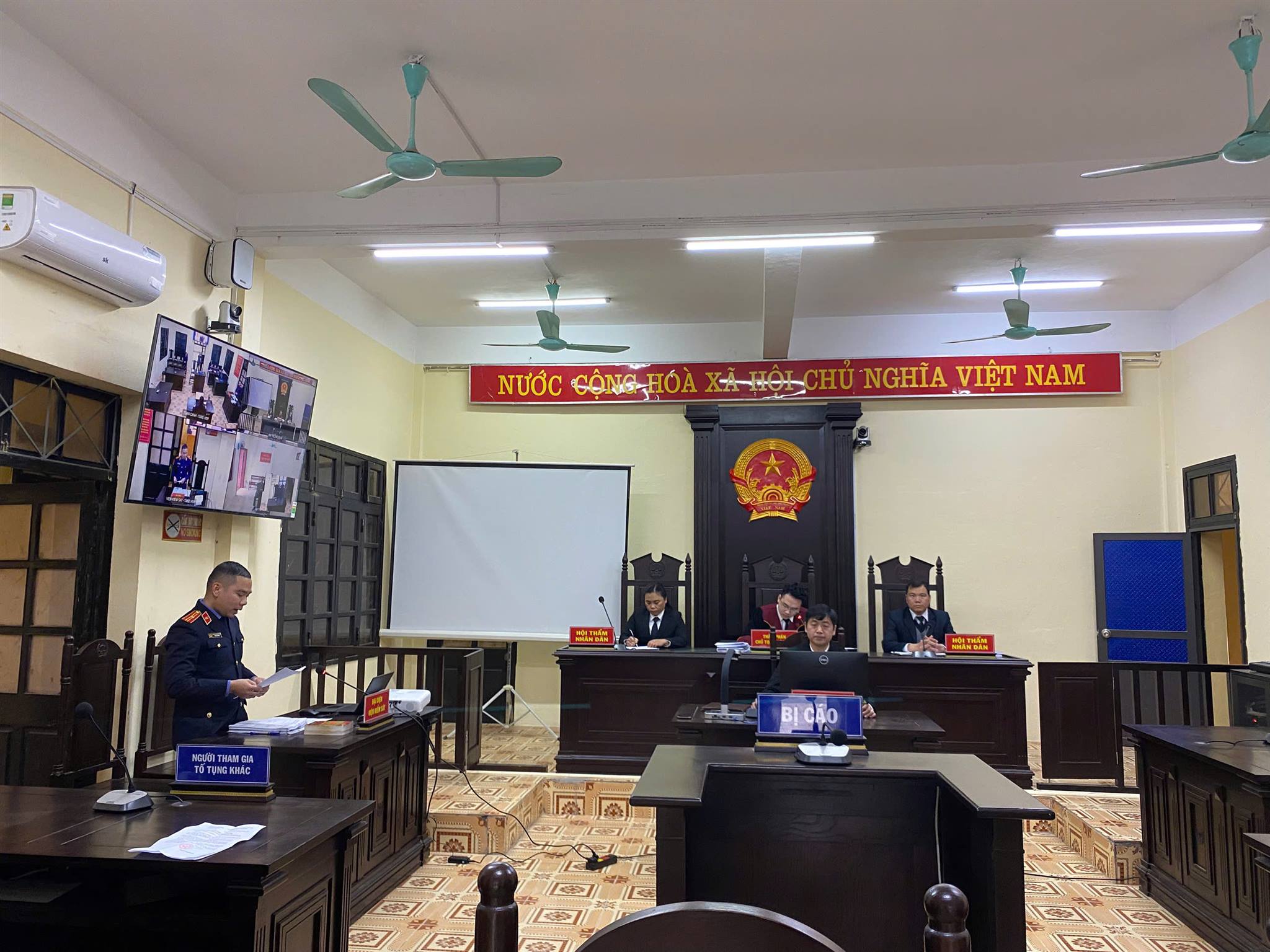 Viện KSND huyện Hoàng Su Phì phối hợp tổ chức phiên tòa rút kinh nghiệm trực tuyến vụ án hình sự