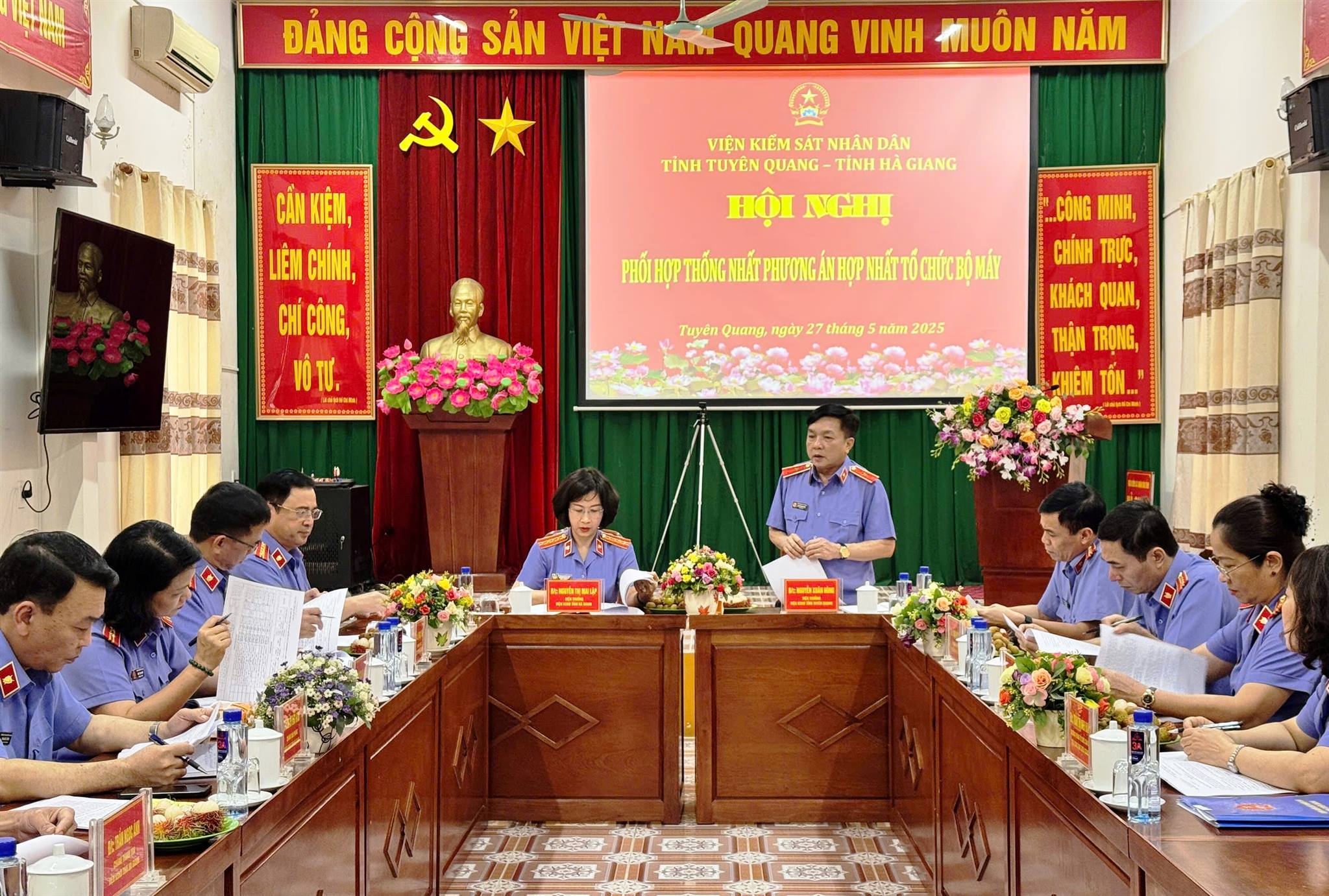 Viện kiểm sát nhân dân tỉnh Tuyên Quang và Viện kiểm sát nhân dân tỉnh Hà Giang tổ chức Hội nghị phối hợp thống nhất phương án hợp nhất tổ chức, bộ máy