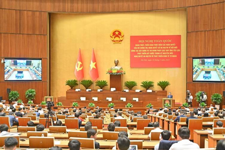 https://xdcs.cdnchinhphu.vn/446259493575335936/2025/5/18/ctqh-tran-thanh-man2-1747541919332-1747541919522201788052.jpg