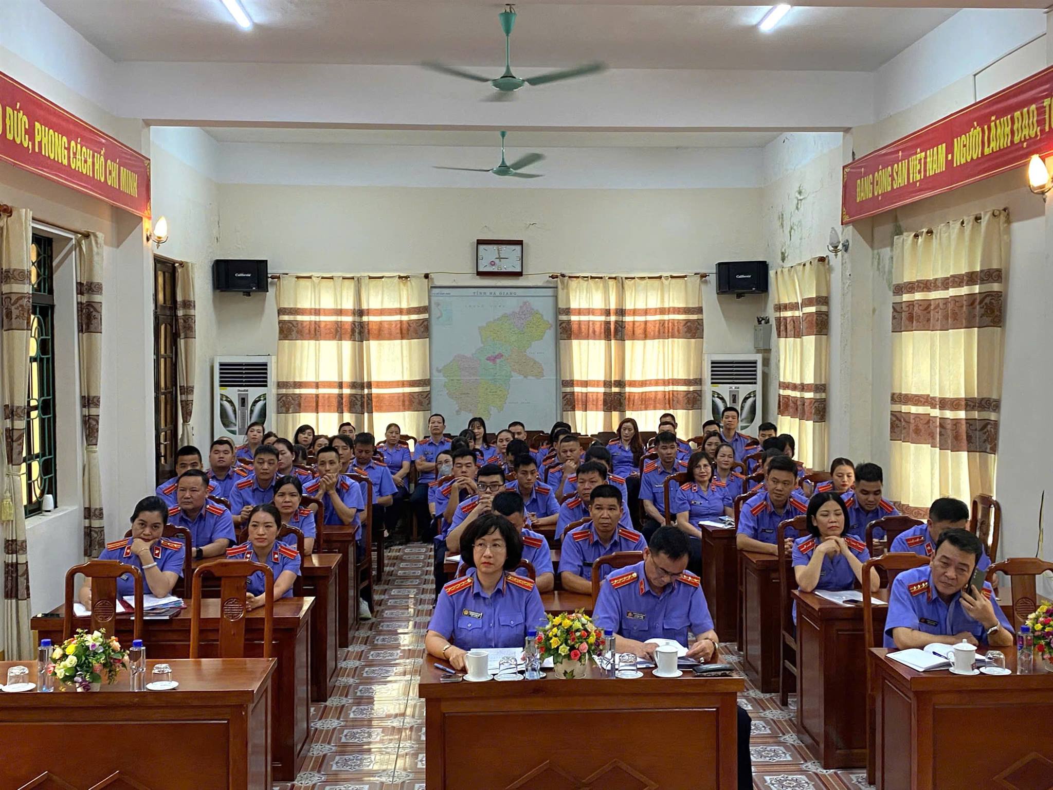 Viện kiểm sát nhân dân tỉnh Hà Giang tổ chức buổi gặp gỡ, nắm bắt tâm tư, nguyện vọng của công chức khác, người lao động trong lộ trình sắp xếp, tinh gọn tổ chức bộ máy