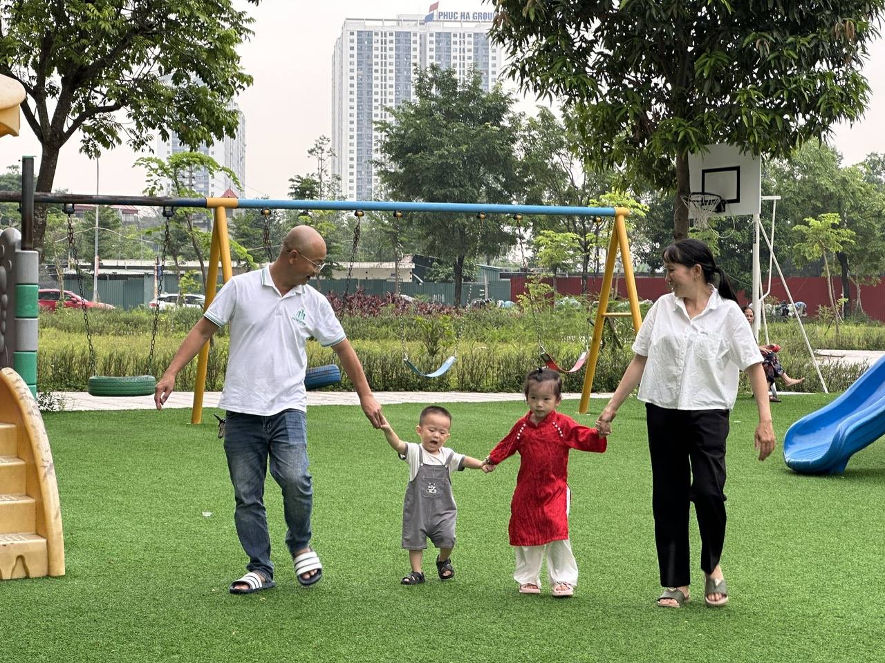 20 NĂM MONG CON & CÁI KẾT HẠNH PHÚC TẠI IVF BƯU ĐIỆN