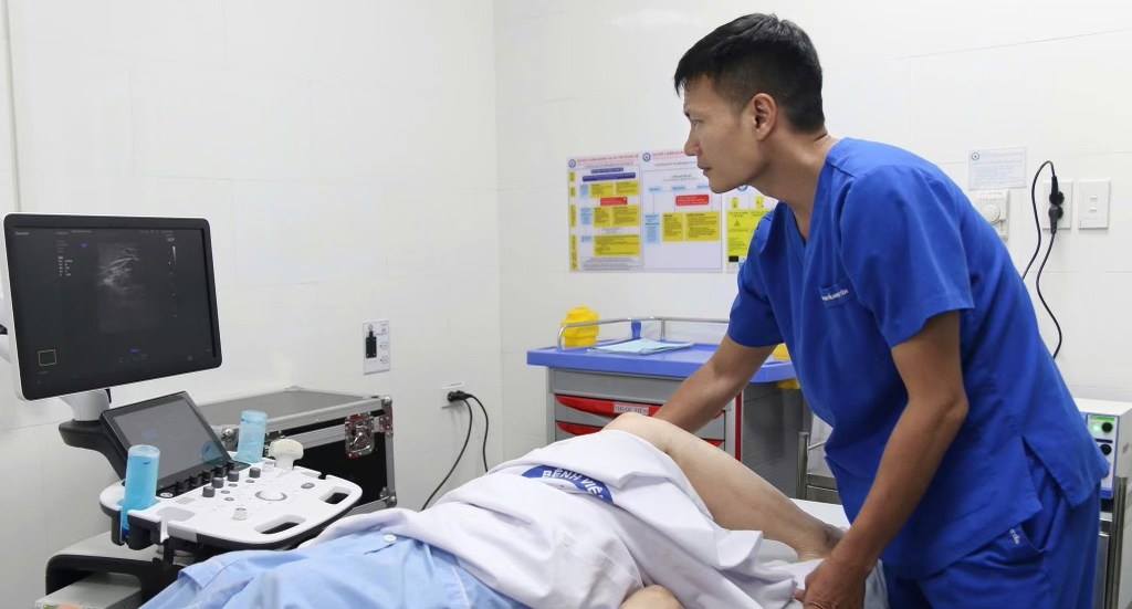 ỨNG DỤNG SÓNG CAO TẦN ĐIỀU TRỊ SUY TĨNH MẠCH TẠI BỆNH VIỆN BƯU ĐIỆN: AN TOÀN, HIỆU QUẢ