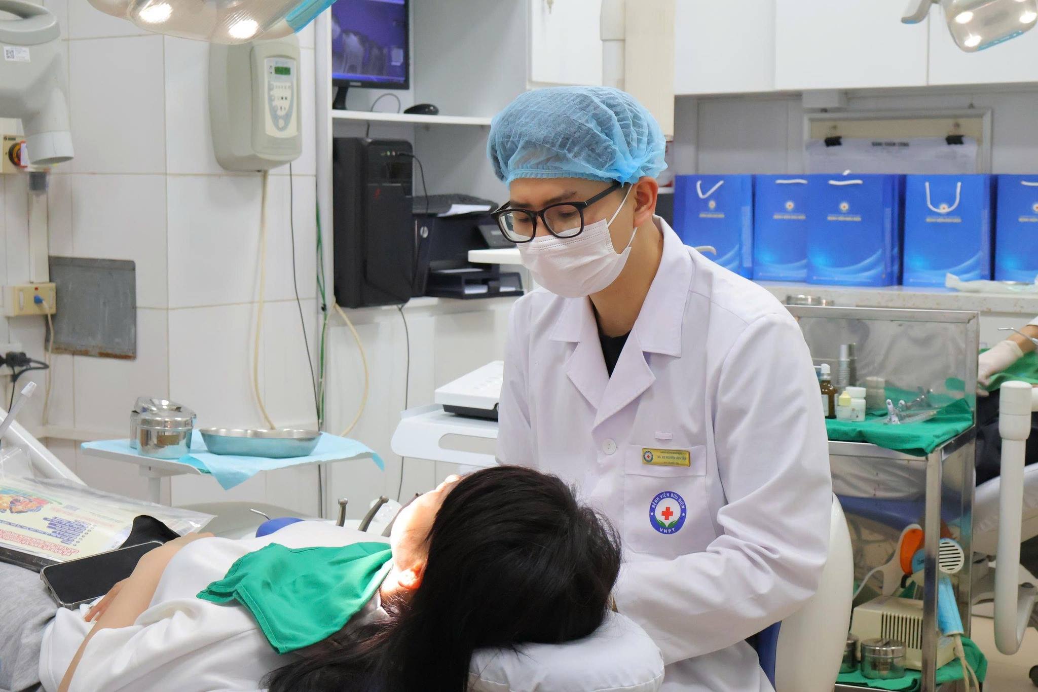 LAN TỎA THÔNG ĐIỆP” NỤ CƯỜI ĐẸP – CUỘC SỐNG VUI” QUA CHƯƠNG TRÌNH KHÁM RĂNG MIỄN PHÍ TẠI BỆNH VIỆN BƯU ĐIỆN