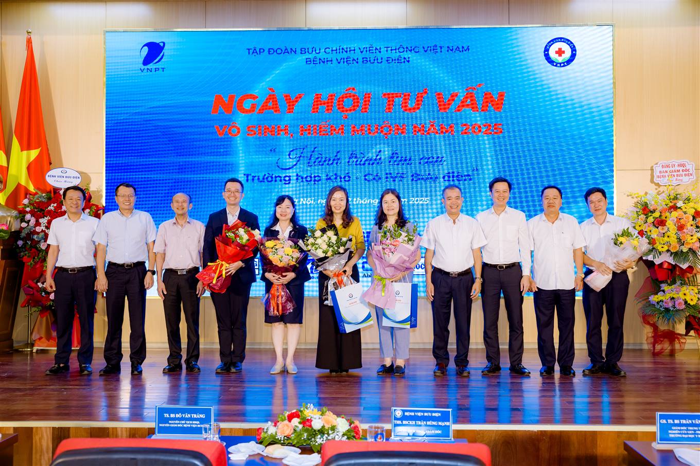 Hành trình tìm con: Trường hợp khó - Có IVF Bưu điện