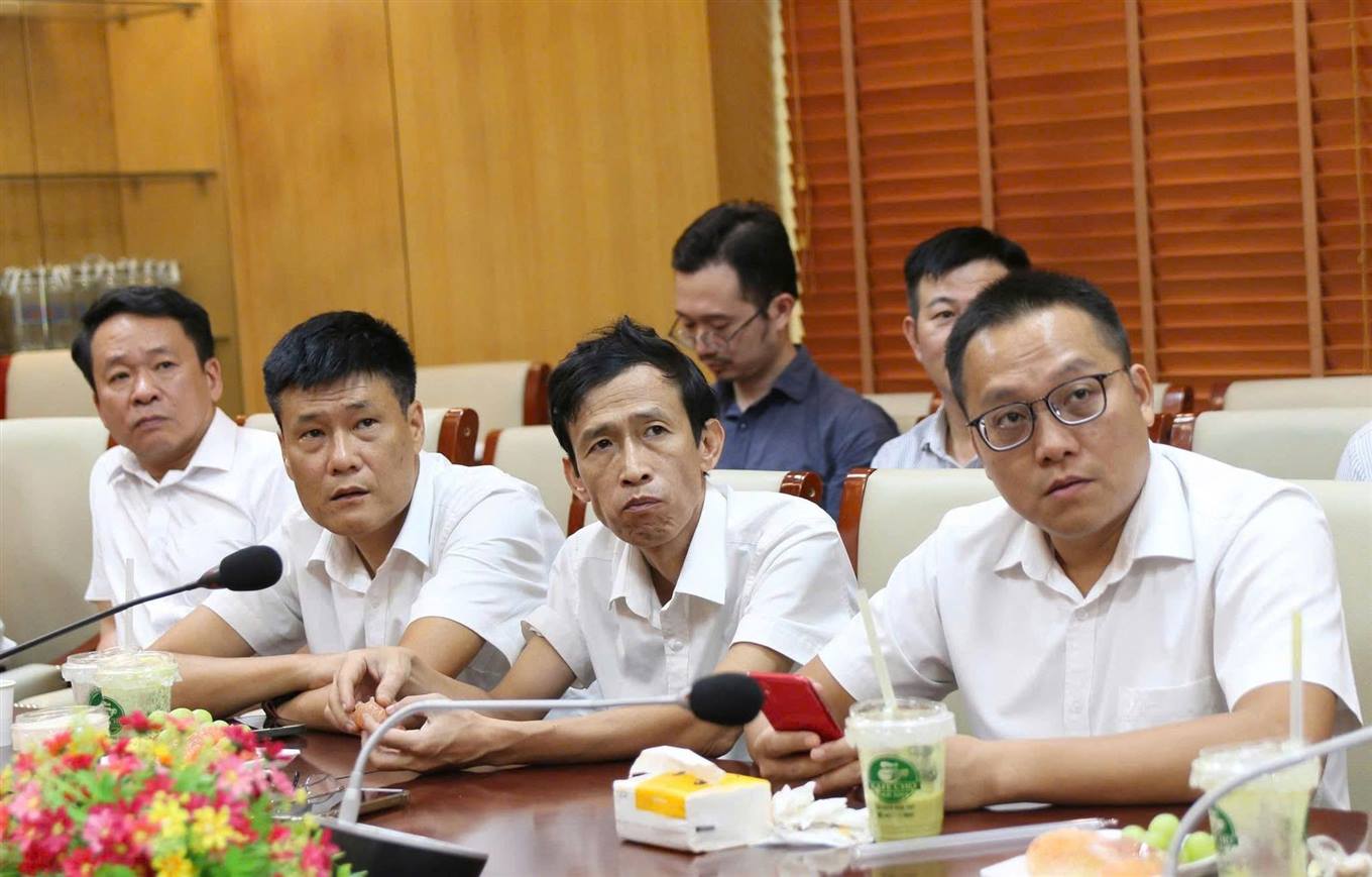 Anh-tin-bai