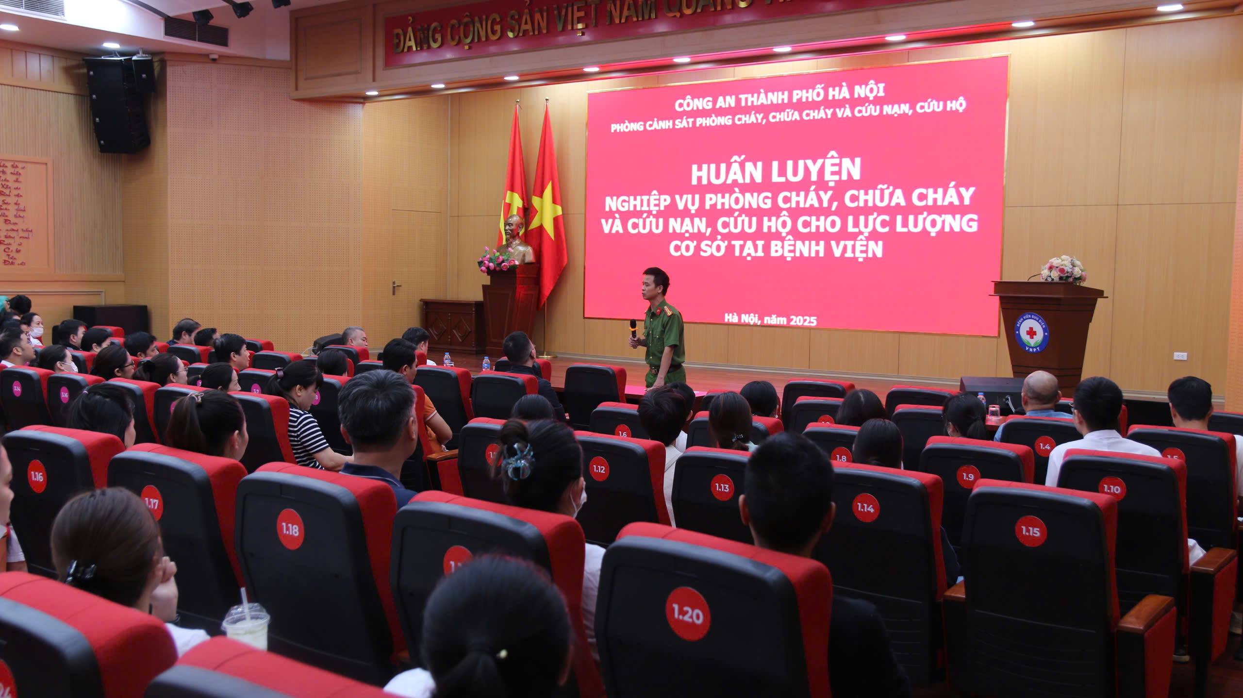 HUẤN LUYỆN NGHIỆP VỤ PHÒNG CHÁY, CHỮA CHÁY VÀ CỨU NẠN, CỨU HỘ CHO LỰC LƯỢNG CƠ SỞ TẠI BỆNH VIỆN