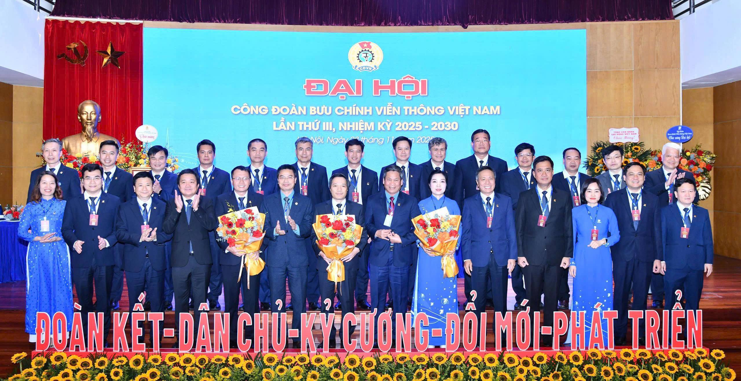 PHÓ BÍ THƯ ĐẢNG ỦY, PHÓ GIÁM ĐỐC, CHỦ TỊCH CÔNG ĐOÀN BỆNH VIỆN BƯU ĐIỆN LÊ MẠNH ĐỨC TRÚNG CỬ BCH CÔNG ĐOÀN VNPT NHIỆM KỲ 2025-2030