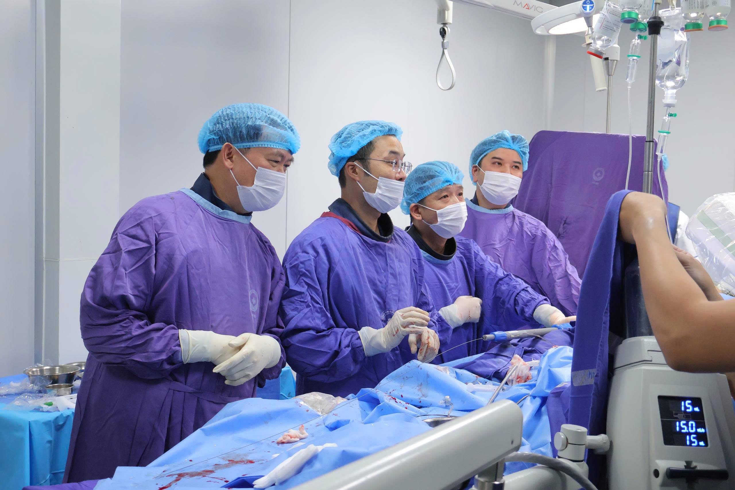 CAN THIỆP NỘI MẠCH ĐIỀU TRỊ THÀNH CÔNG CA PHÌNH ĐỘNG MẠCH CHỦ