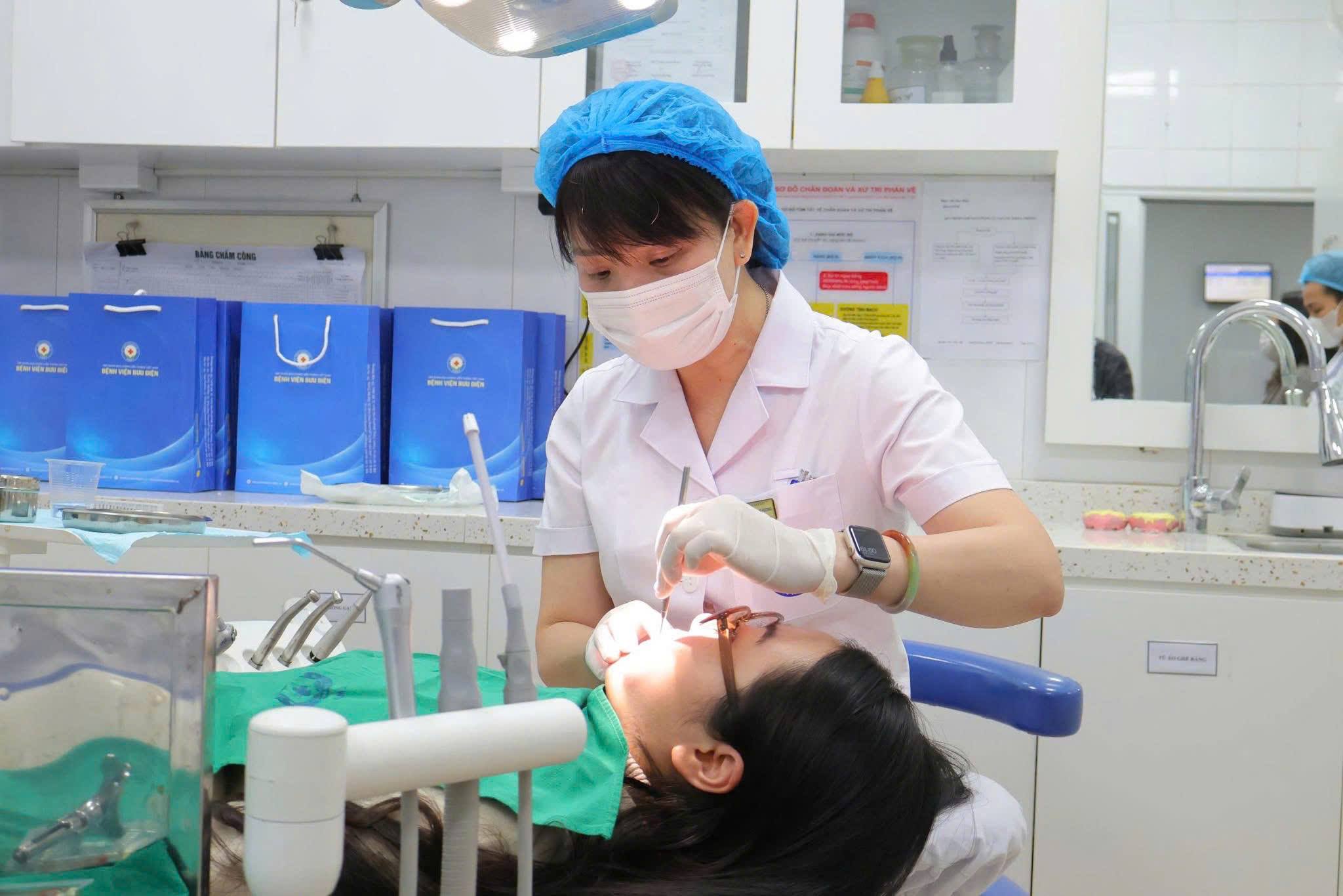 CHĂM SÓC SỨC KHỎE RĂNG MIỆNG - NỤ CƯỜI ĐẸP, CUỘC SỐNG VUI