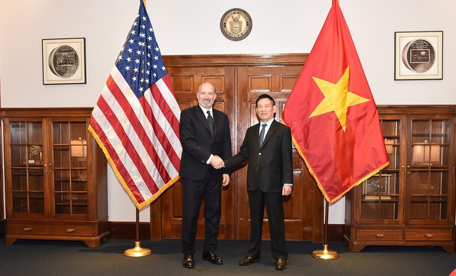 Deputy Prime Minister Ho Duc Phoc meets Secretary Scott Bessent, Secretary Howard Lutnick