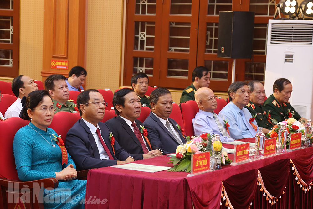 Lý Nhân đón nhận Bằng công nhận đạt chuẩn NTM và Huân chương lao động hạng Nhất hạng Ba