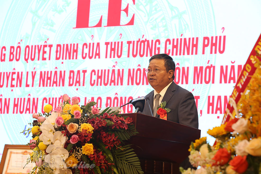 Lý Nhân đón nhận Bằng công nhận đạt chuẩn NTM và Huân chương lao động hạng Nhất hạng Ba