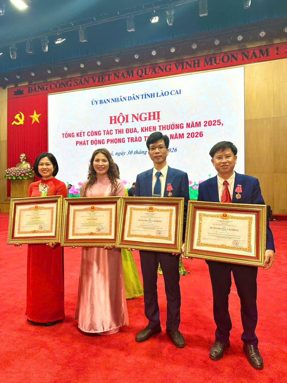anh tin bai