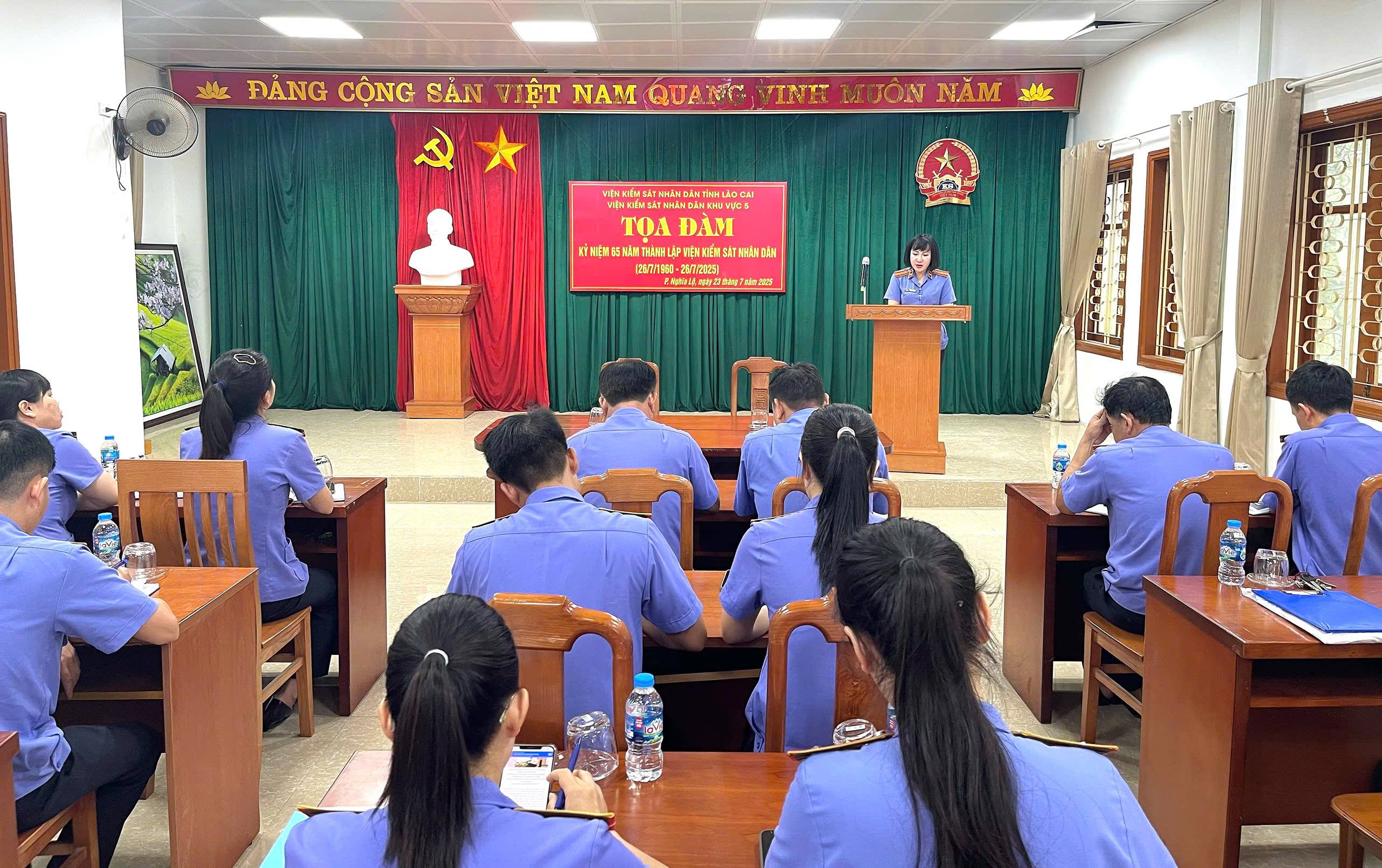 VKSND khu vực 5 - Lào Cai tổ chức Tọa đàm Kỷ niệm 65 năm ngày truyền thống ngành Kiểm sát nhân dân (26/7/1960 - 26/7/2025)