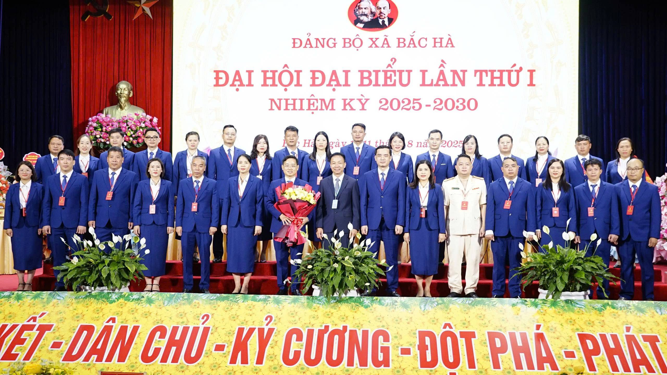 Phó Chủ tịch Thường trực HĐND tỉnh Vũ Quỳnh Khánh dự và chỉ đạo Đại hội đại biểu Đảng bộ xã Bắc Hà, nhiệm kỳ 2025 - 2030.
