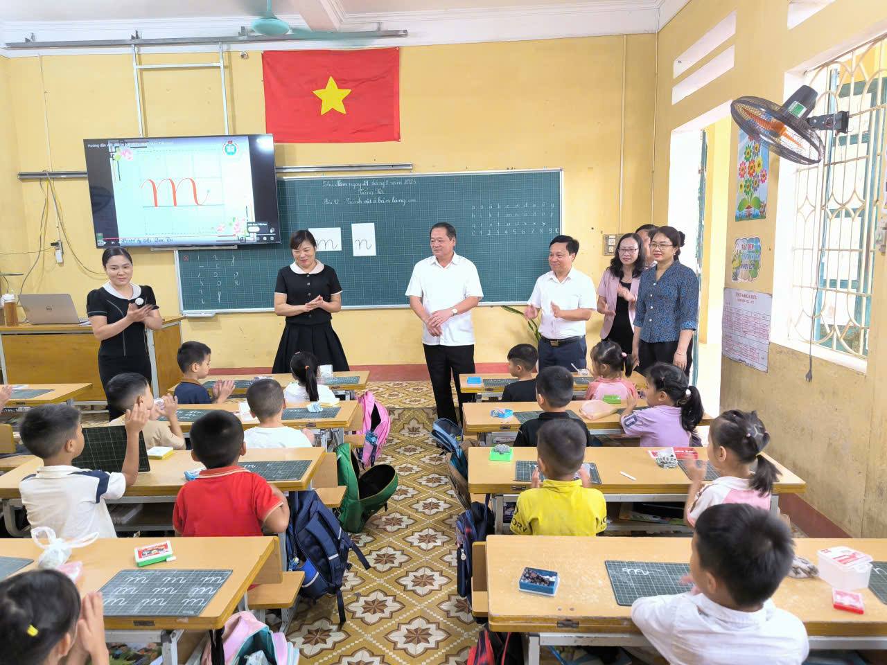Thường trực Hội đồng nhân dân tỉnh khảo sát nắm bắt tình hình chuẩn bị năm học mới 2025-2026 tại một số cơ sở giáo dục trên địa bàn tỉnh