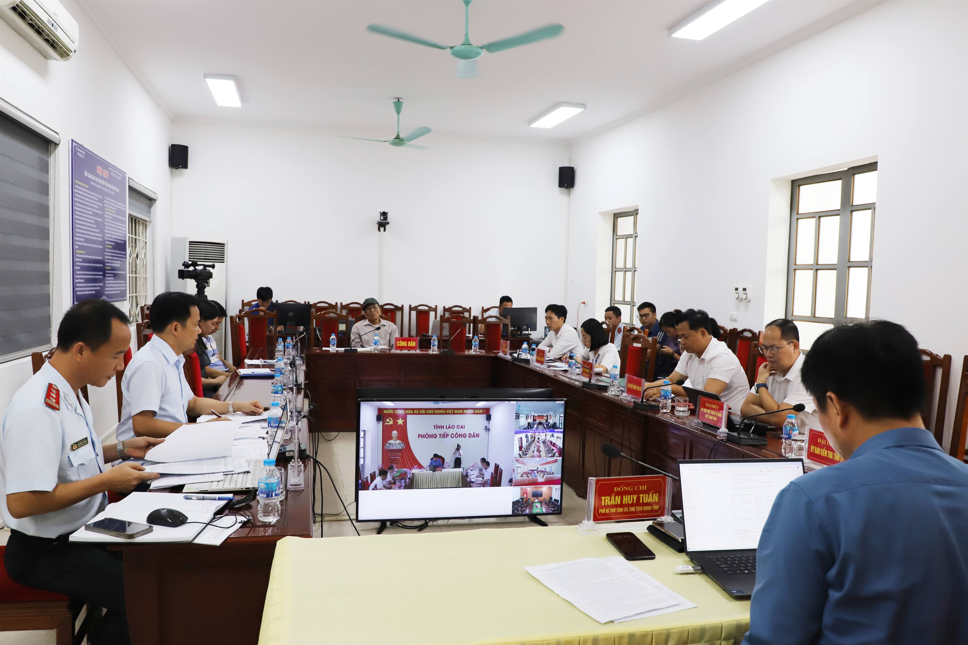 Chủ tịch UBND tỉnh Trần Huy Tuấn tiếp công dân trực tiếp định kỳ tháng 8 năm 2025
