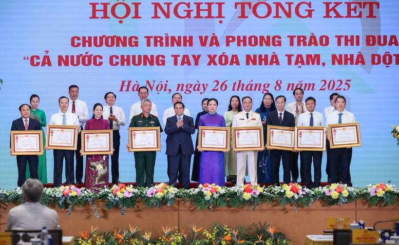 Tổng kết Chương trình và Phong trào thi đua “Cả nước chung tay xóa nhà tạm, nhà dột nát trong năm 2025”