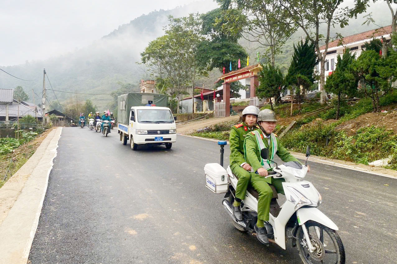 Xã Nậm Xé đẩy mạnh công tác tuyên truyền, đấu tranh các đối tượng sử dụng công nghệ cao, lợi dụng không gian mạng để hoạt động lừa đảo chiếm đoạt tài sản trên địa bàn