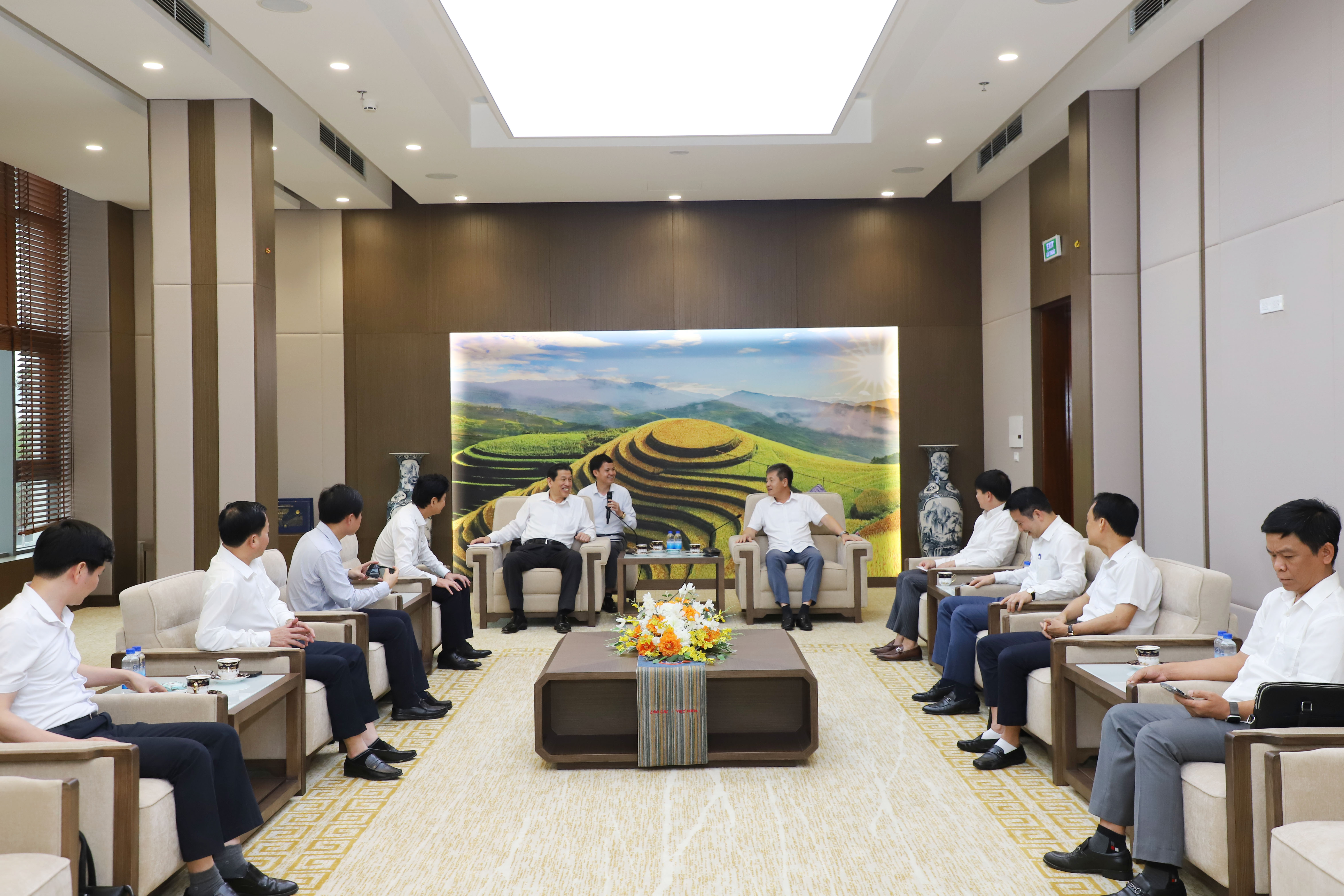 Phó Chủ tịch Thường trực UBND tỉnh Ngô Hạnh Phúc tiếp và làm việc với đoàn công tác của Tập đoàn Nippon Zoki Nhật Bản