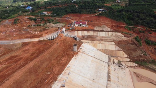 Bộ Chính trị kết luận về tiếp tục tháo gỡ khó khăn cho dự án tồn đọng kéo dài