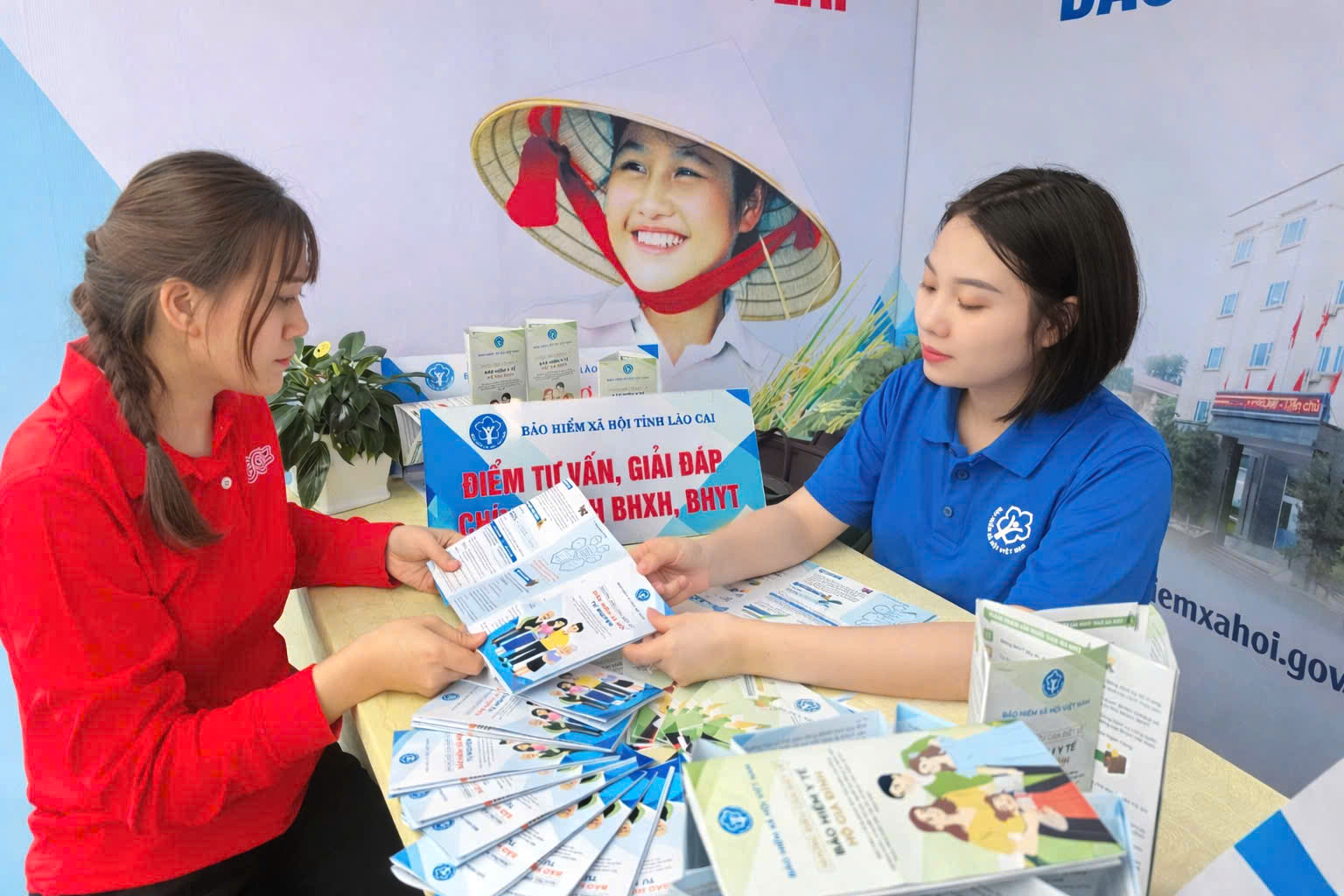Tiếp tục tập trung triển khai các giải pháp phát triển người tham gia BHXH, BHYT, BHTN trên địa bàn tỉnh Lào Cai