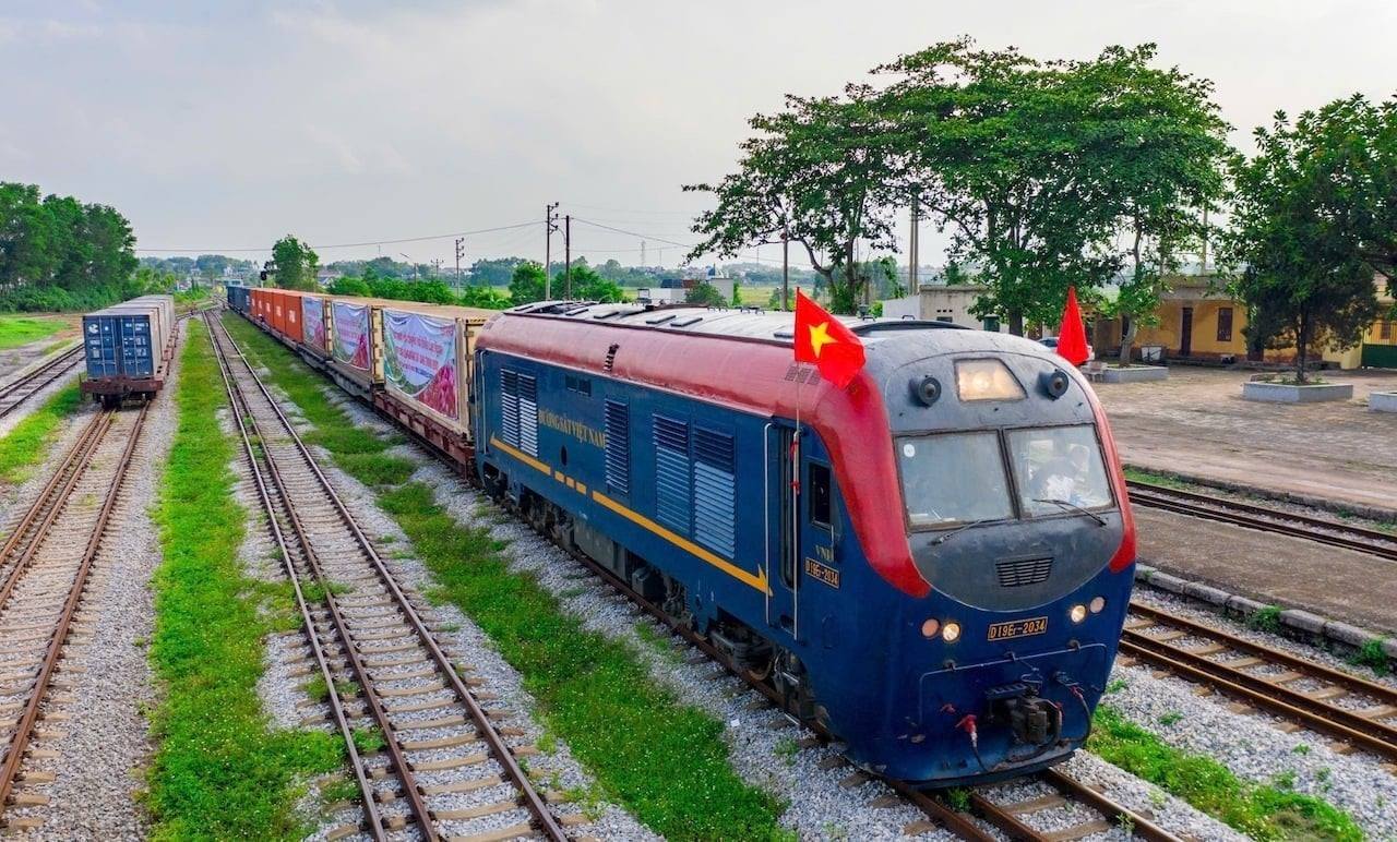 Khởi động xây dựng tuyến đường sắt Lào Cai - Hà Nội - Hải Phòng trong năm 2025