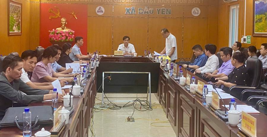 Phó Chủ tịch UBND tỉnh Phan Trung Bá làm việc với các xã về tiến độ giải ngân các dự án đầu tư công, thu ngân sách và lập quy hoạch chung xây dựng