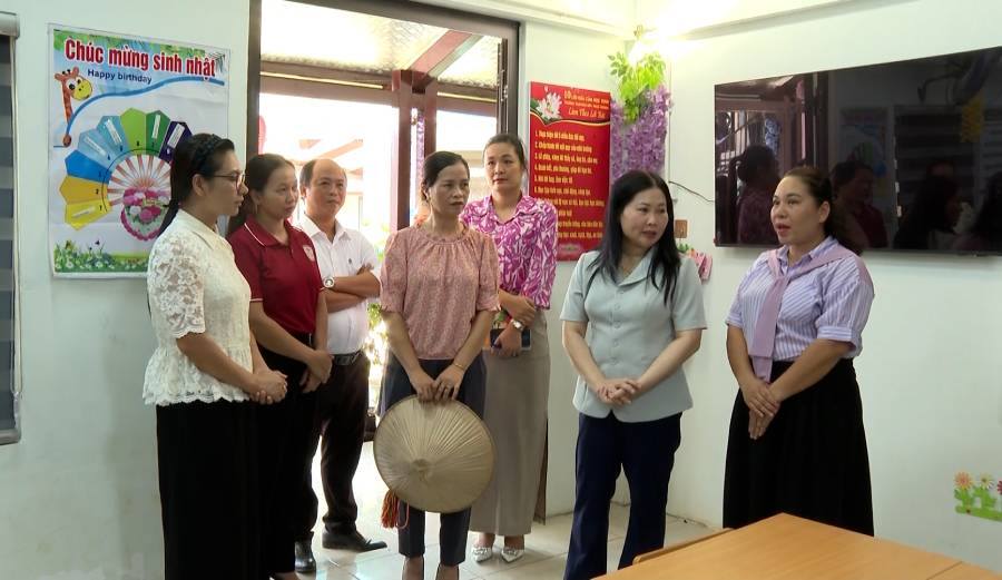 Phó Chủ tịch UBND tỉnh Vũ Thị Hiền Hạnh khảo sát thực tế  tại xã Phúc Khánh
