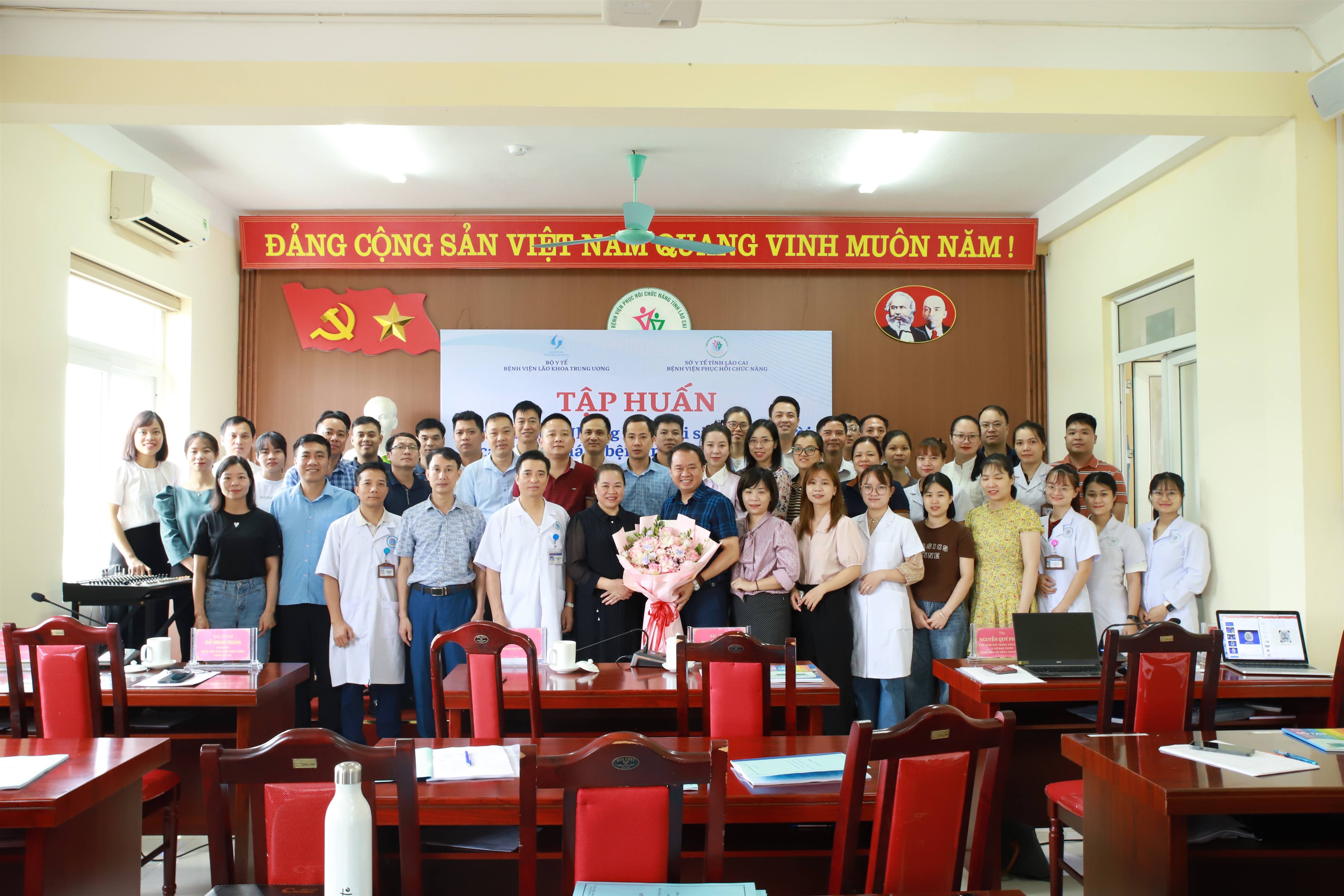 Gần 60 học viên được tập huấn chuyên đề về bệnh Lão khoa