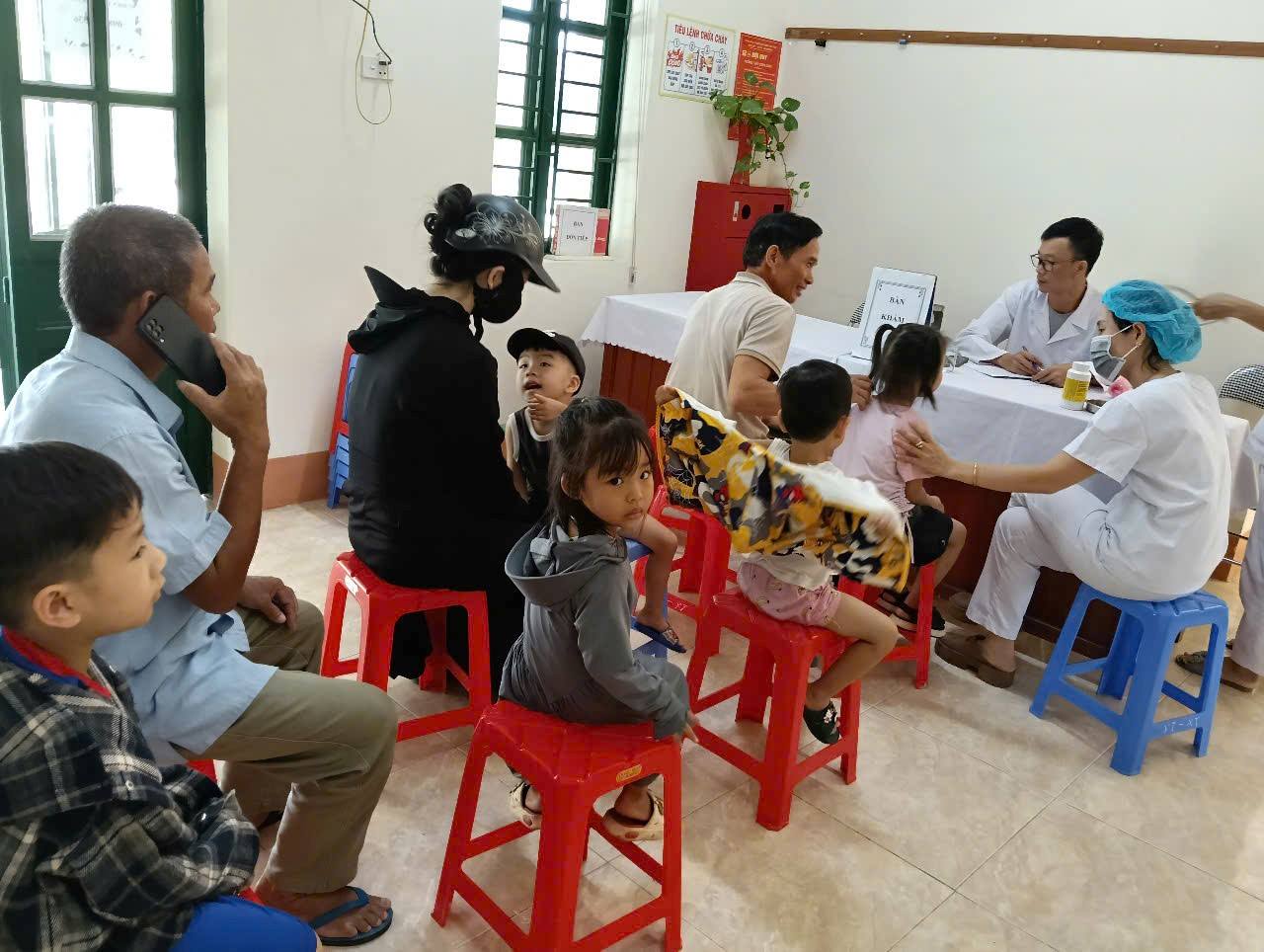 Phường Cam Đường triển khai chiến dịch Bổ sung vitamin A và tẩy giun cho trẻ em trên địa bàn