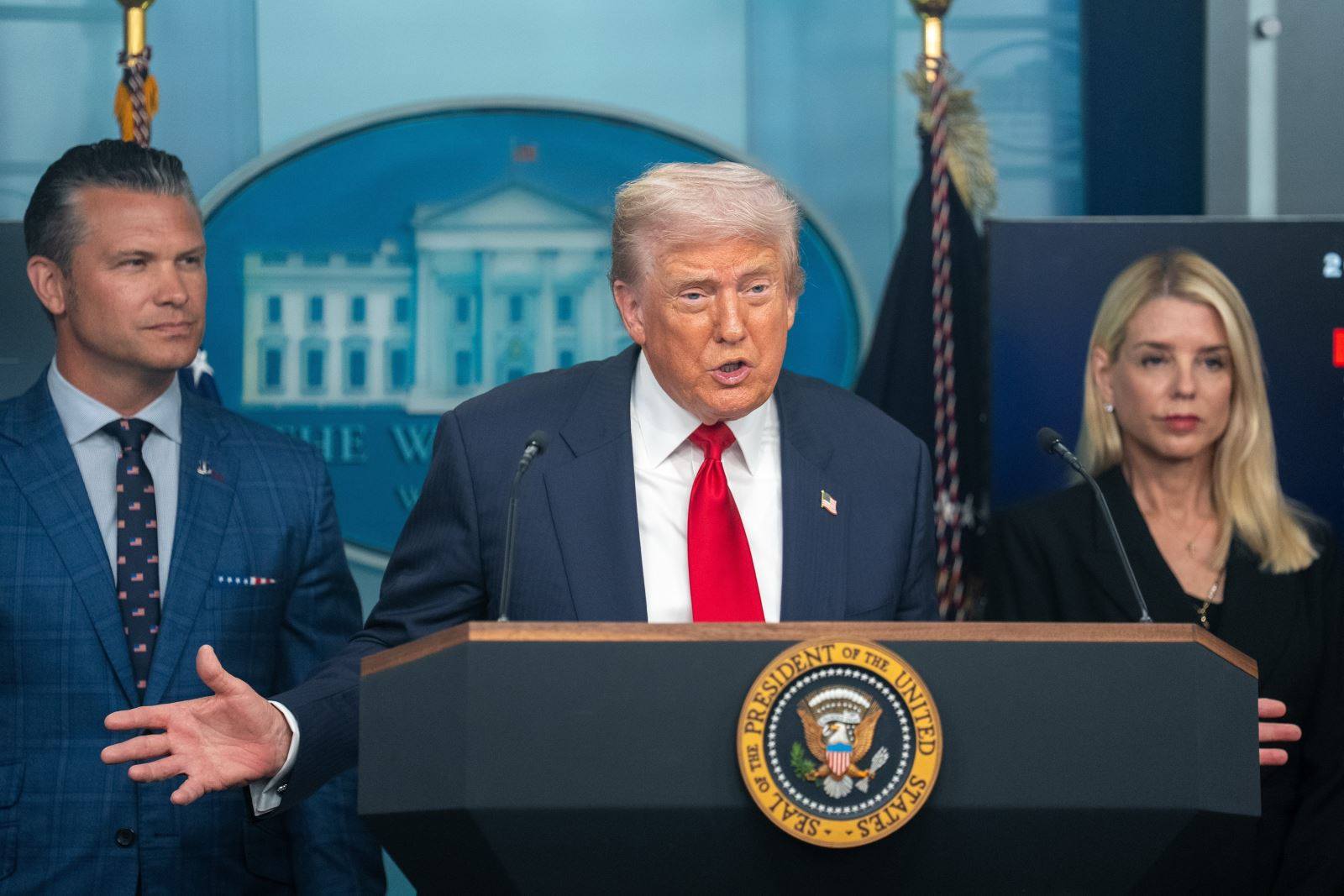 Tổng thống Trump đặt hạn chót mới cho hòa bình ở Ukraine, cảnh báo về ‘hướng đi khác’