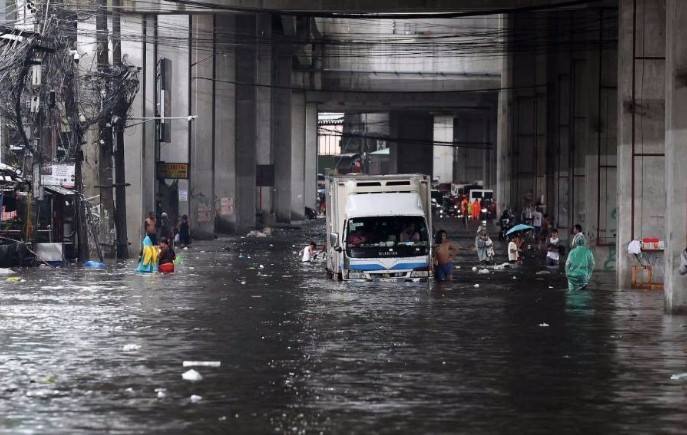 Hàng vạn người dân Philippines phải sơ tán vì lũ lụt sau bão Wipha