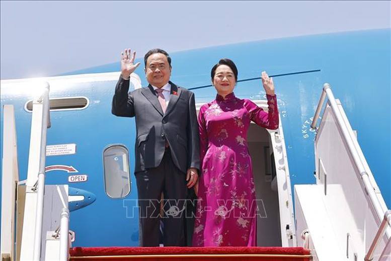 Chủ tịch Quốc hội Trần Thanh Mẫn và Phu nhân bắt đầu thăm chính thức Senegal