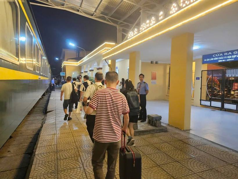 Bán vé tàu đi Trung Quốc tại tất cả các nhà ga từ ngày 16/7