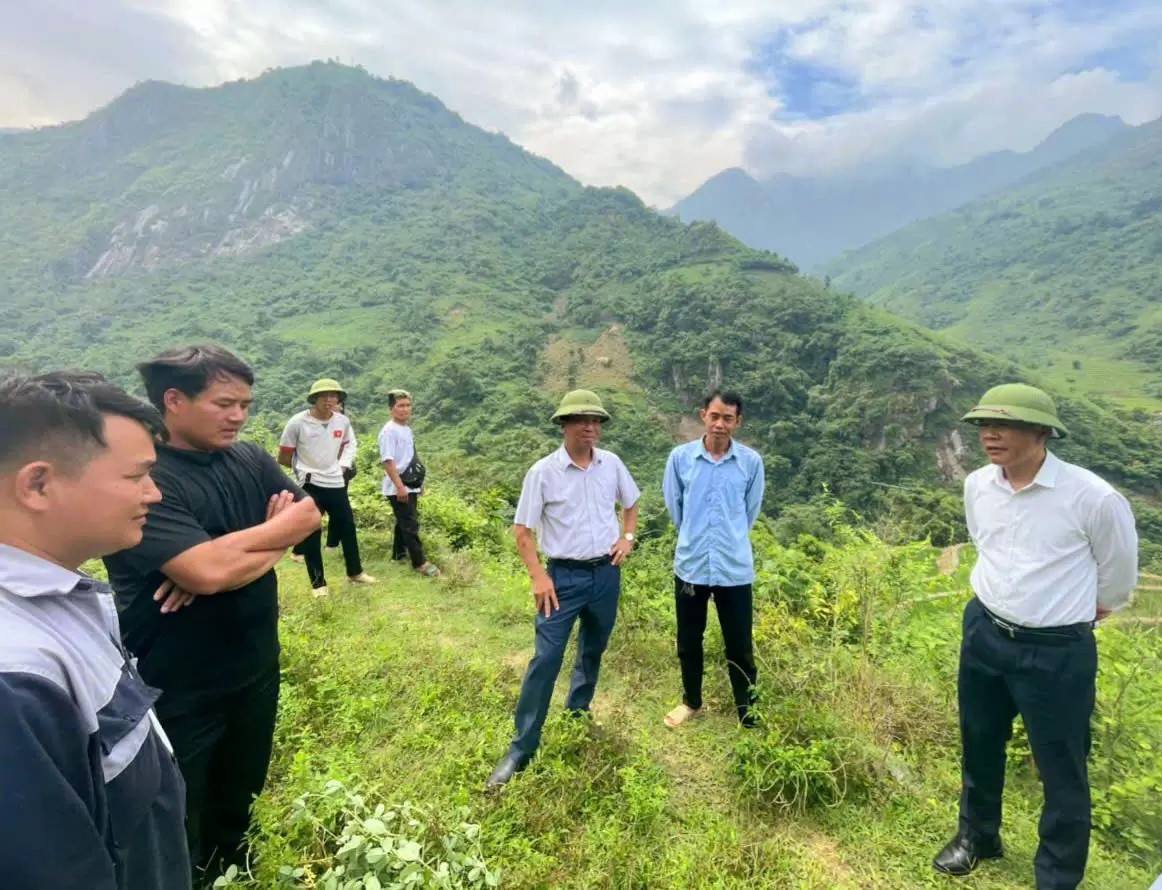 Bản Hồ và Mường Bo bàn giải pháp sớm tái định cư cho 11 hộ dân vùng nguy cơ sạt lở