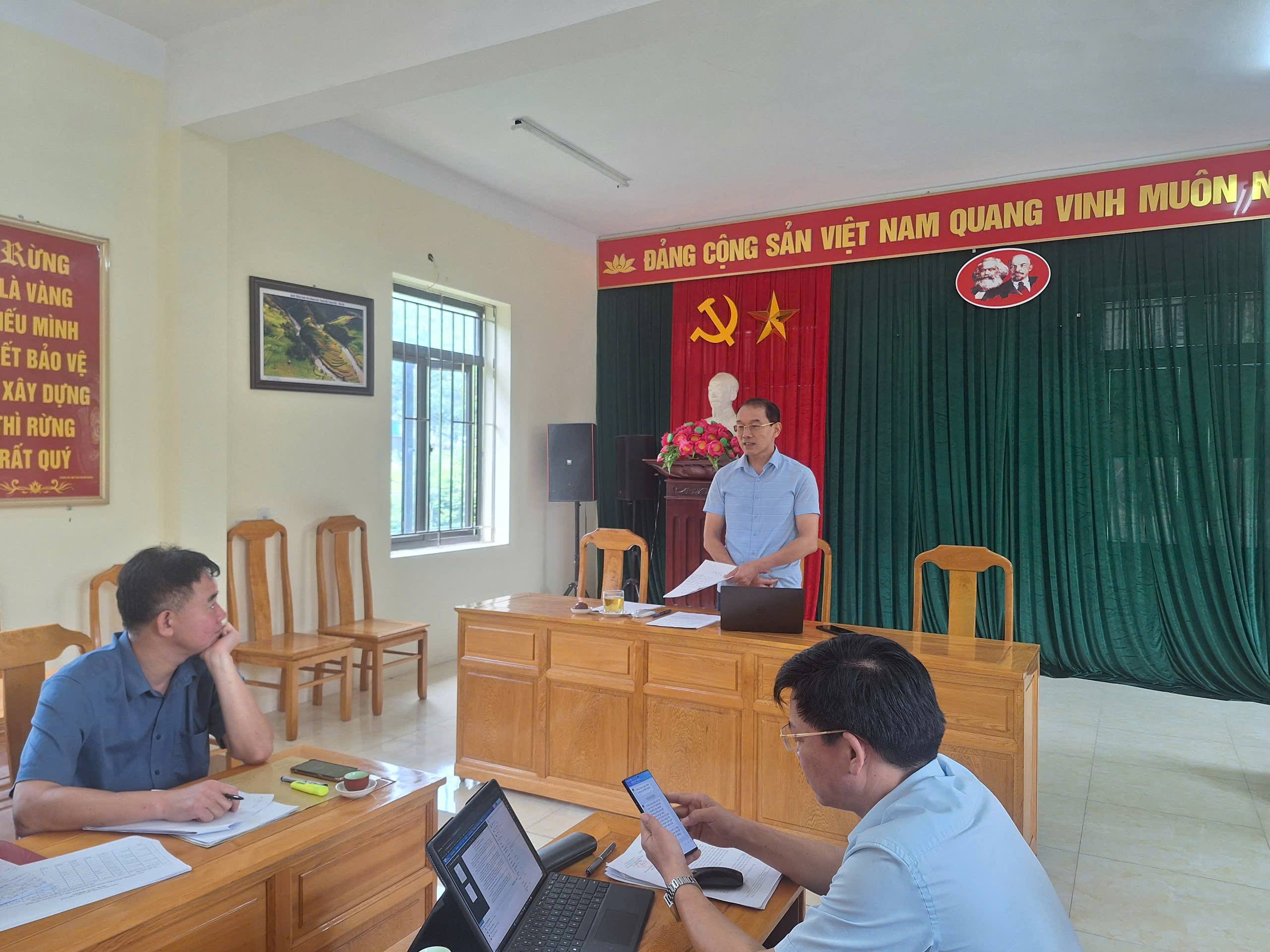 Lãnh đạo Sở Nông nghiệp và Môi trường kiểm tra kết quả thực hiện công tác quản lý, bảo vệ rừng xã Mù Cang Chải