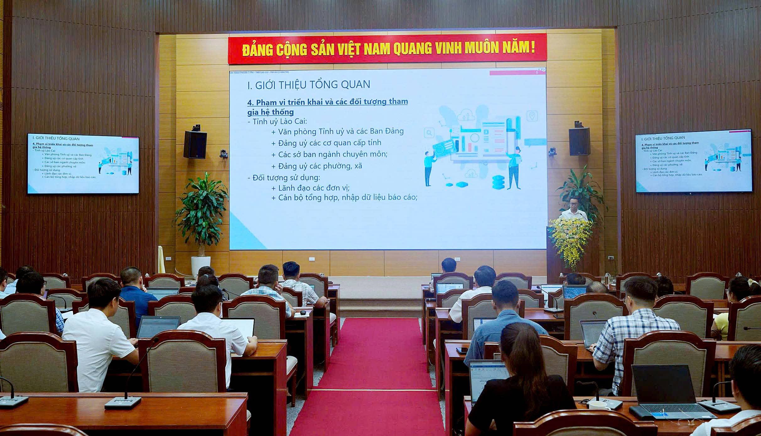 Hội nghị tập huấn sử dụng phần mềm Hệ thống báo cáo trực tuyến của Tỉnh ủy Lào Cai