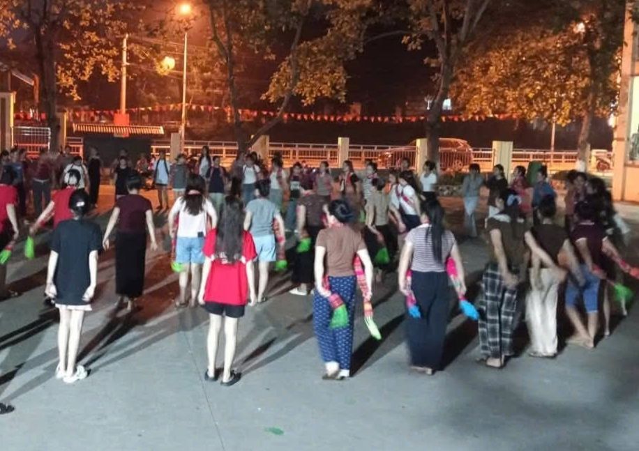 Gần 300 nghệ nhân, diễn viên phường Nghĩa Lộ tích cực tập luyện cho Hội thi “Lung linh vòng xòe” năm 2026