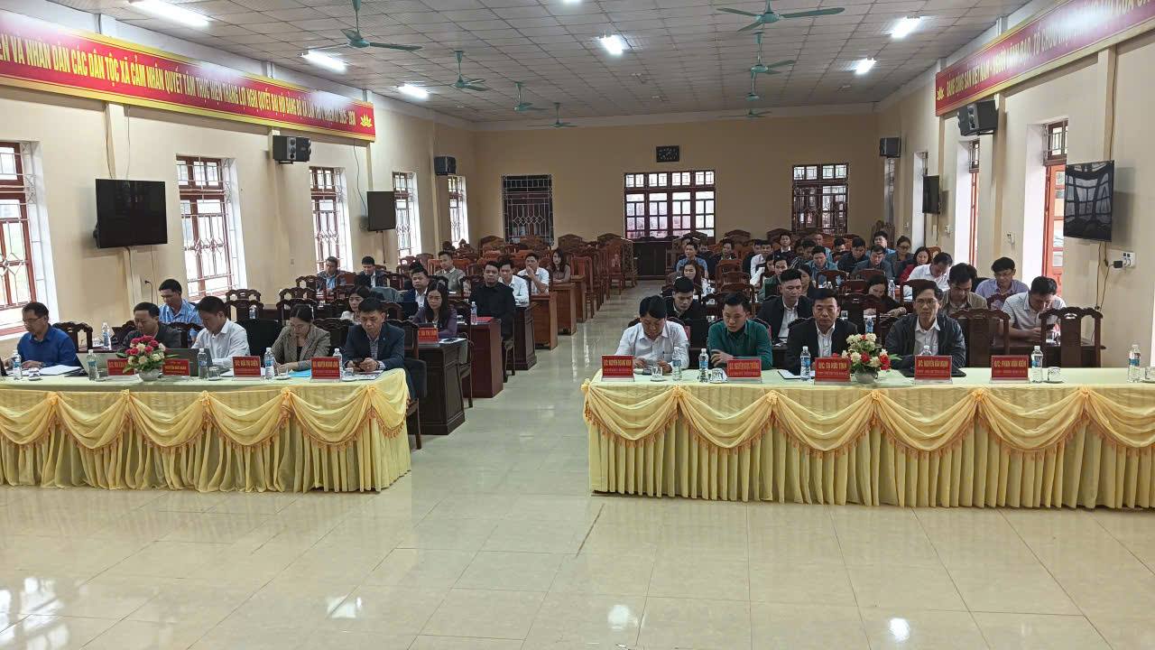 Xã Cảm Nhân tổ chức Hội nghị liên tịch lấy ý kiến cử tri nơi công tác đối với người được dự kiến người giới thiệu ứng cử Đại biểu Hội đồng nhân dân xã Cảm Nhân nhiệm kỳ 2026-2031