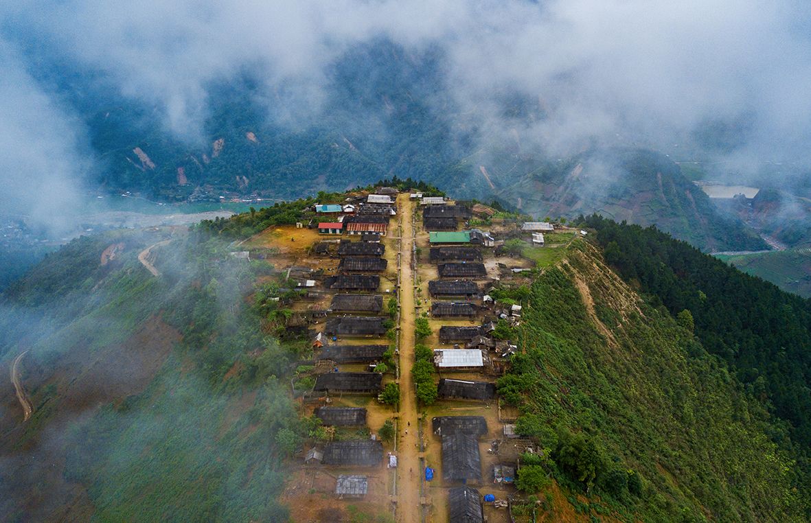 Khám phá Bản Cu Vai ngôi làng lơ lửng giữa biển mây