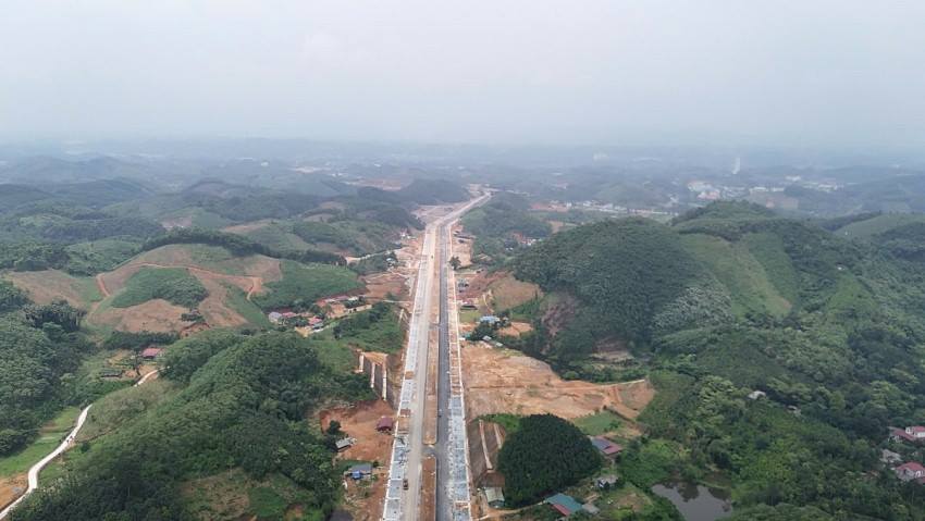 Trung tâm Phát triển quỹ đất tỉnh Lào Cai thông báo kết quả lựa chọn tổ chức hành nghề đấu giá tài sản tại phường Âu Lâu, tỉnh Lào Cai