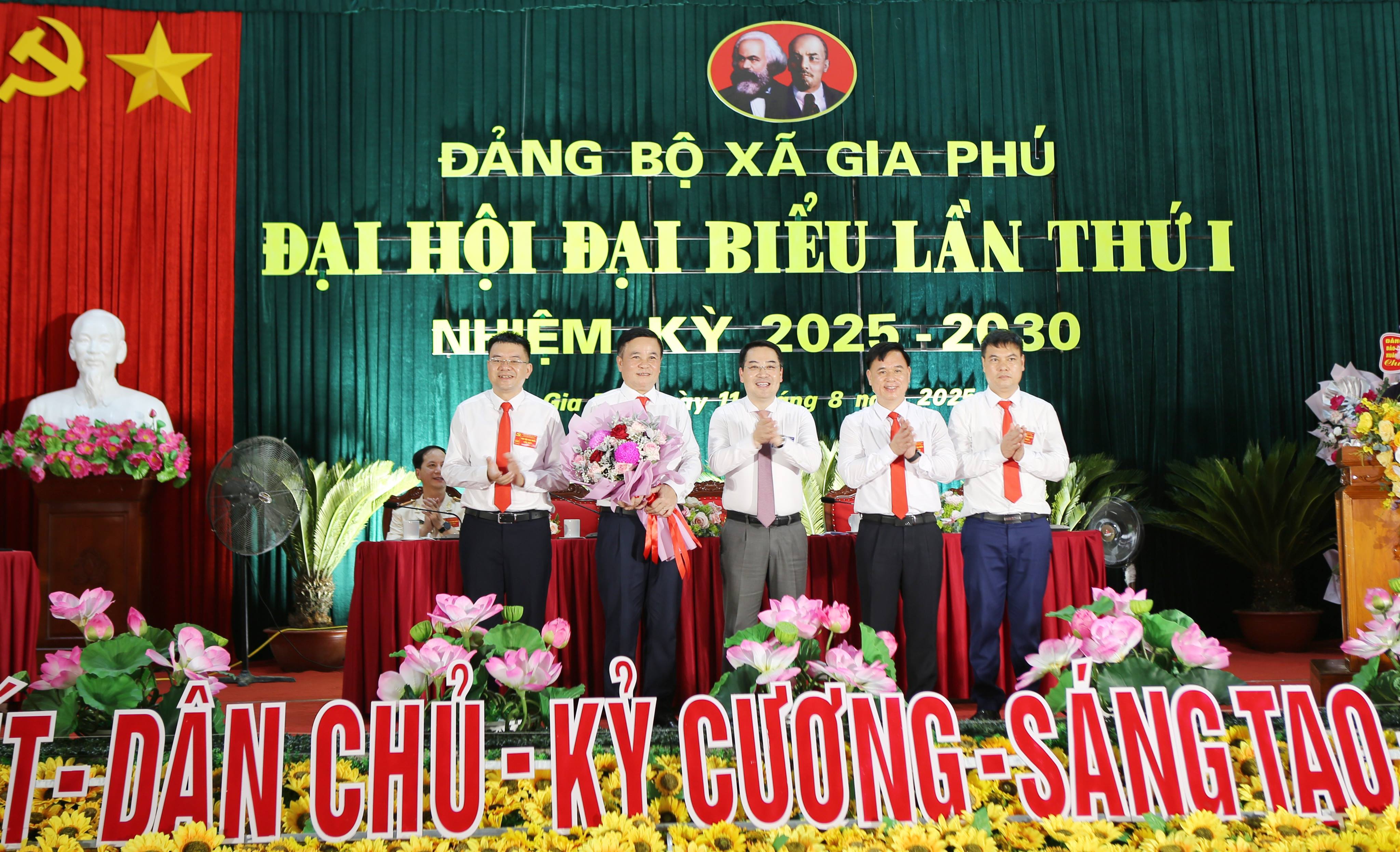 Đưa xã Gia Phú phát triển nhanh, bền vững, trở thành điểm sáng của tỉnh